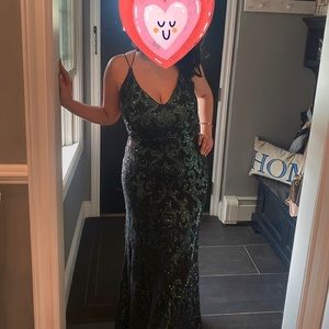 Emerald Green Sparkly Prom Dress. ONLY WORN ONCE‼️‼️‼️‼️‼️